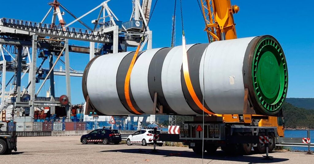 The special transport or project cargo requires a very complex operation.